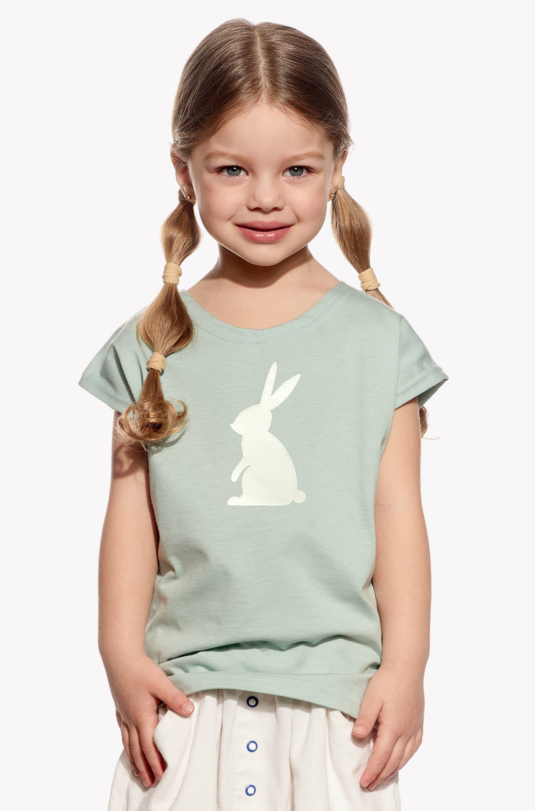 Shirt with rabbit