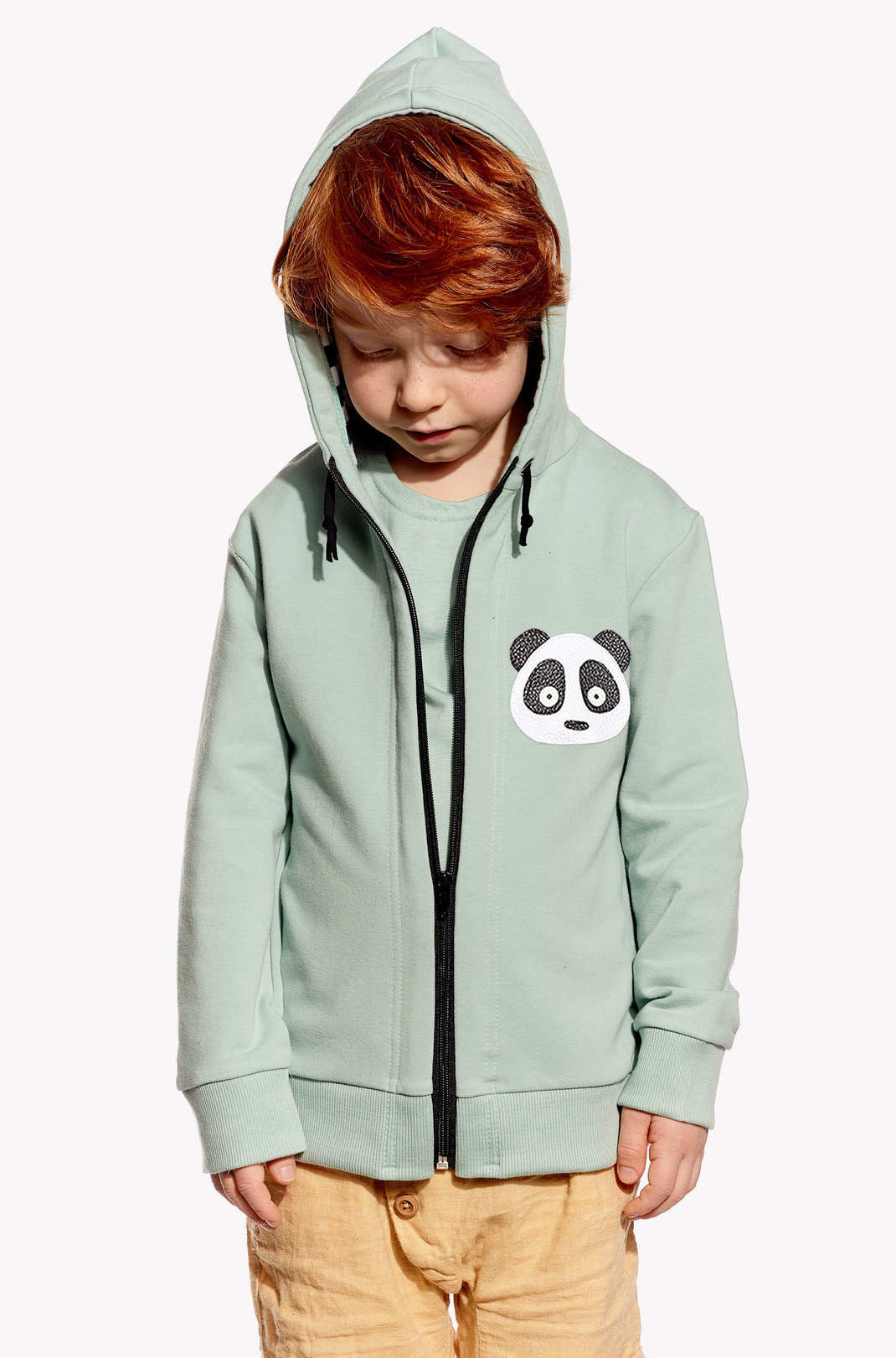 Kapucnis pulóver pandával