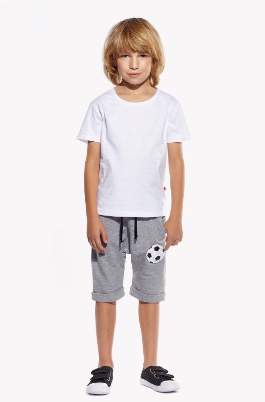 Kraťasy s futbalkou