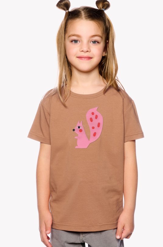 Shirt with a squirrel