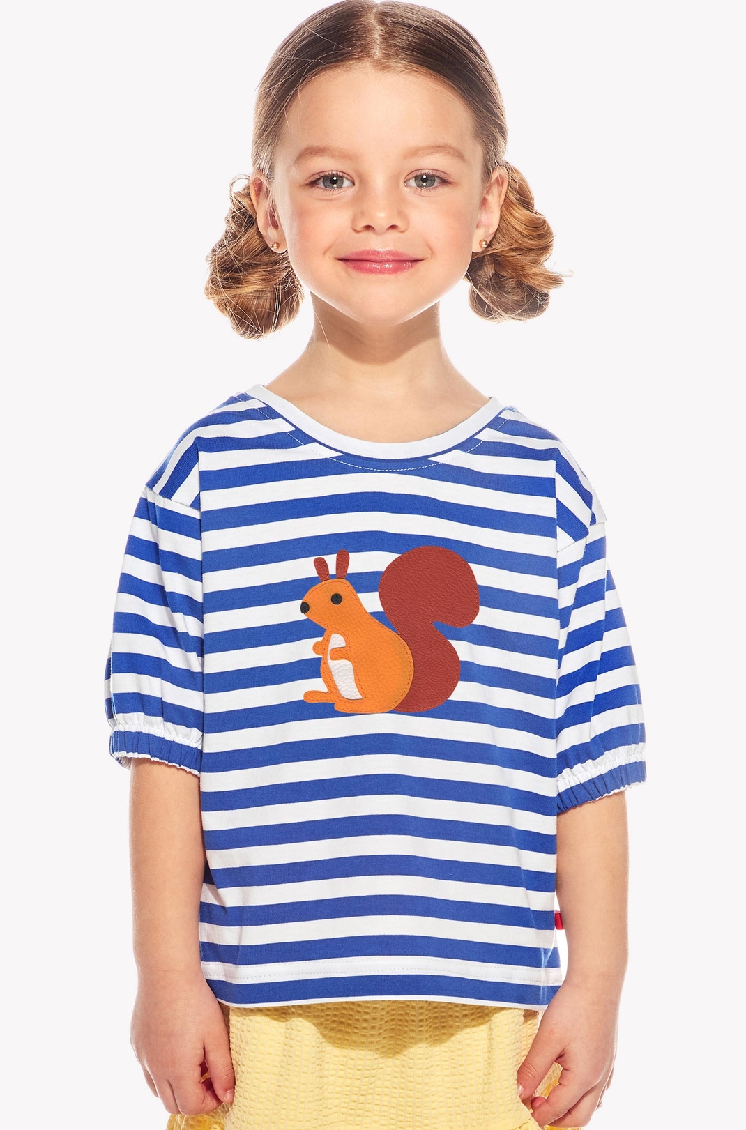 Shirt with squirrel