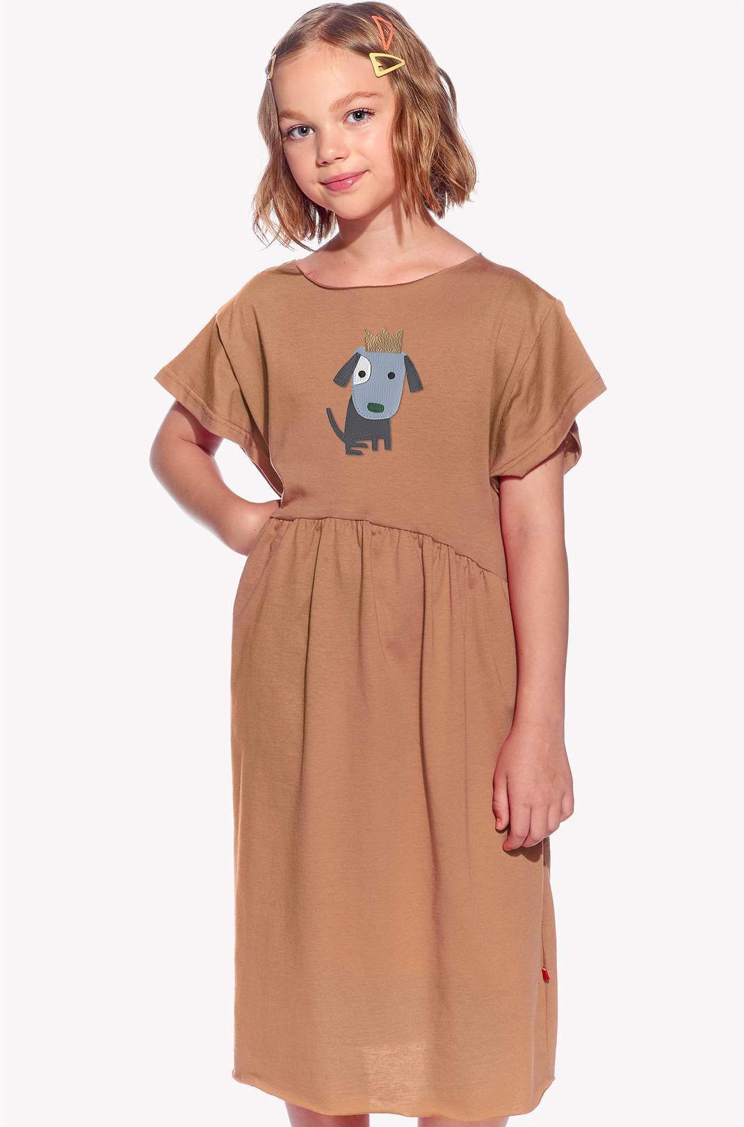 Kleider mit einem Hund