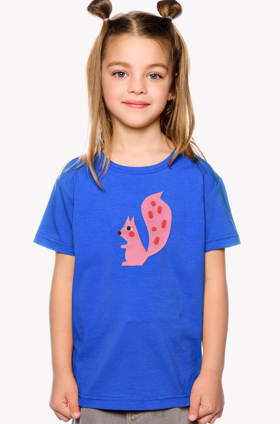 Shirt with a squirrel