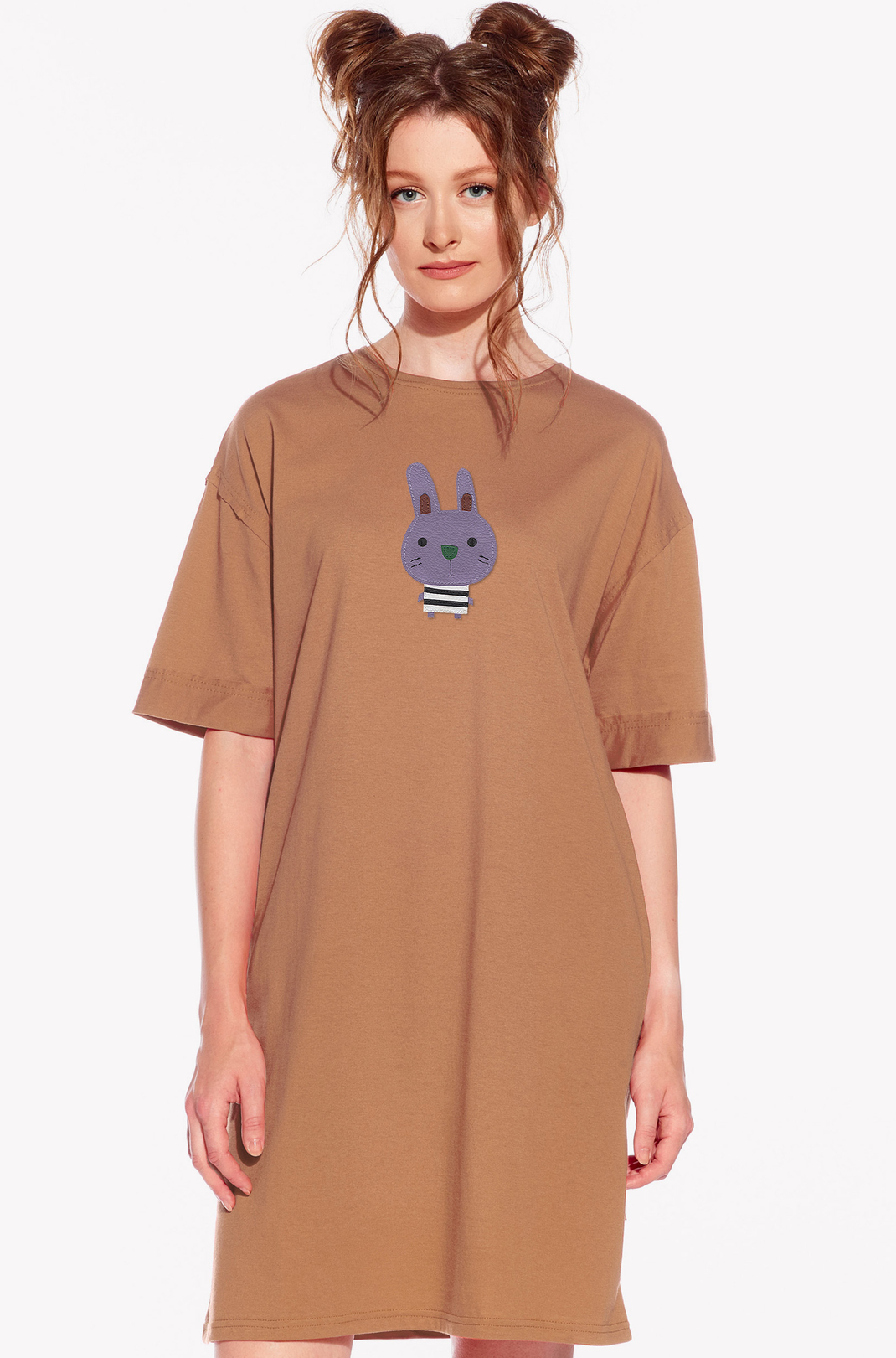 Kleider mit einem Hasen