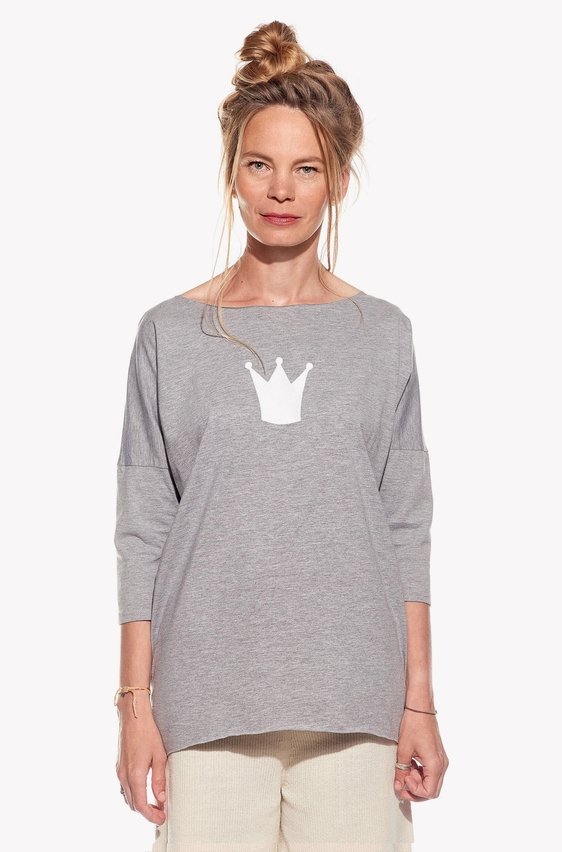 Shirt with crown