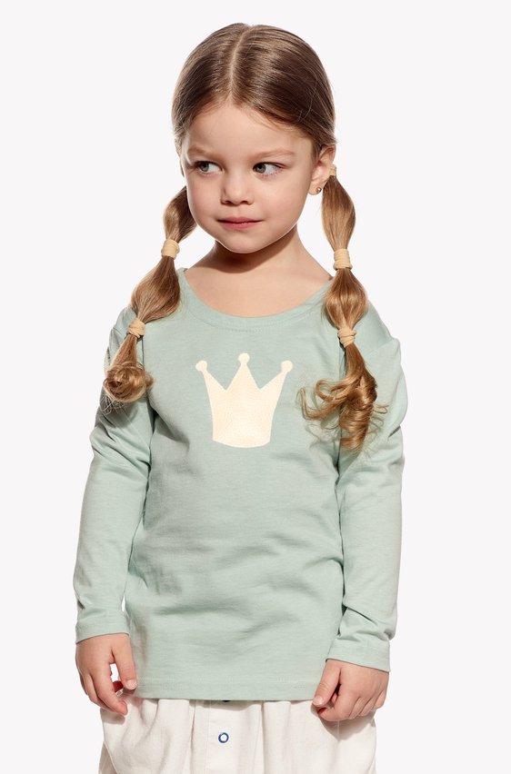 Shirt with crown