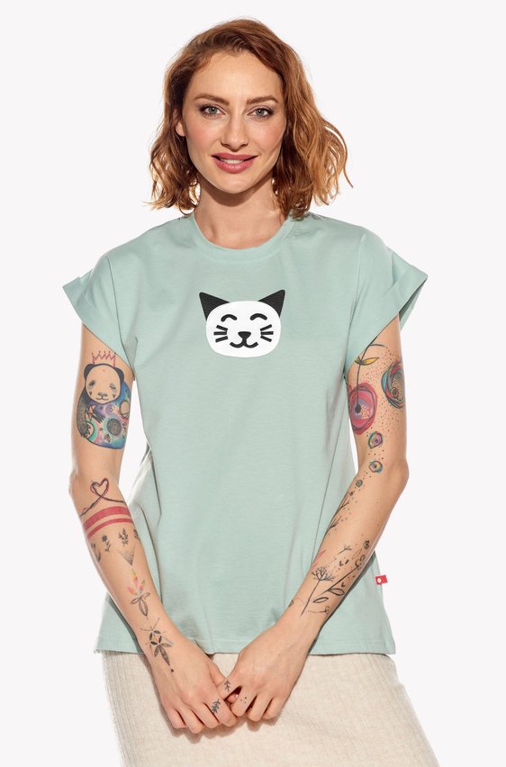 Shirt with cat