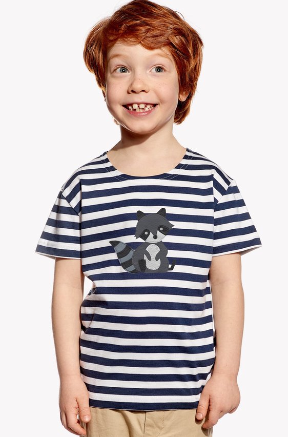 Shirt with raccoon